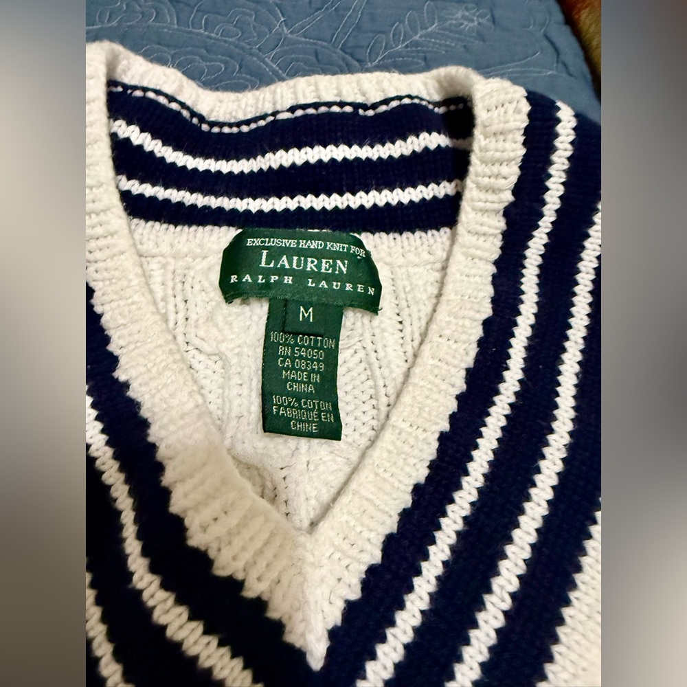 Lauren Ralph Lauren cable-knit cricket sweater with navy blue V-neck Woman’s Med - Picture 3 of 7